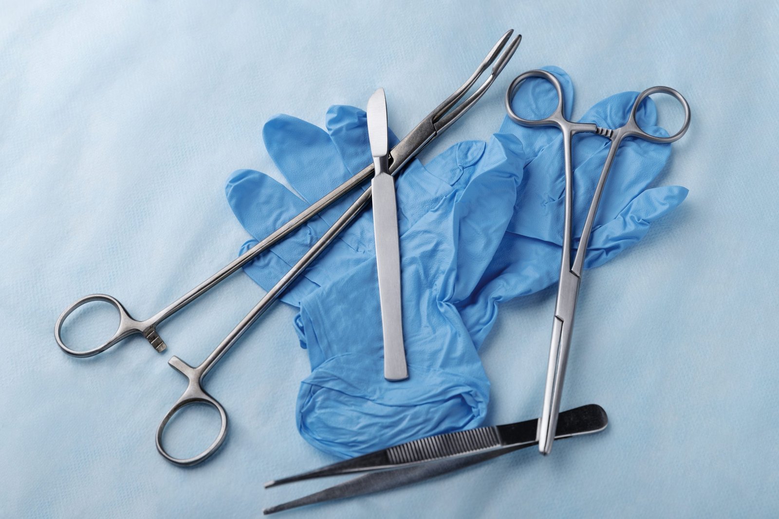 top-view-scalpel-with-other-medical-instruments